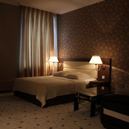 Hotel Empire Kutaissi Zimmer foto