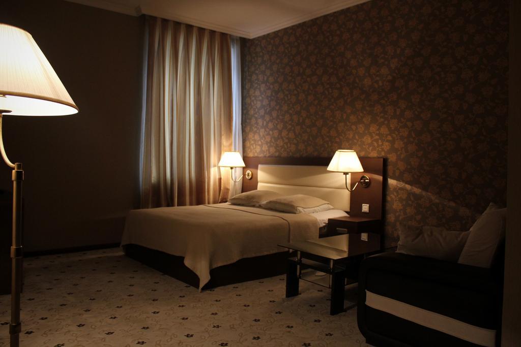 Hotel Empire Kutaissi Zimmer foto